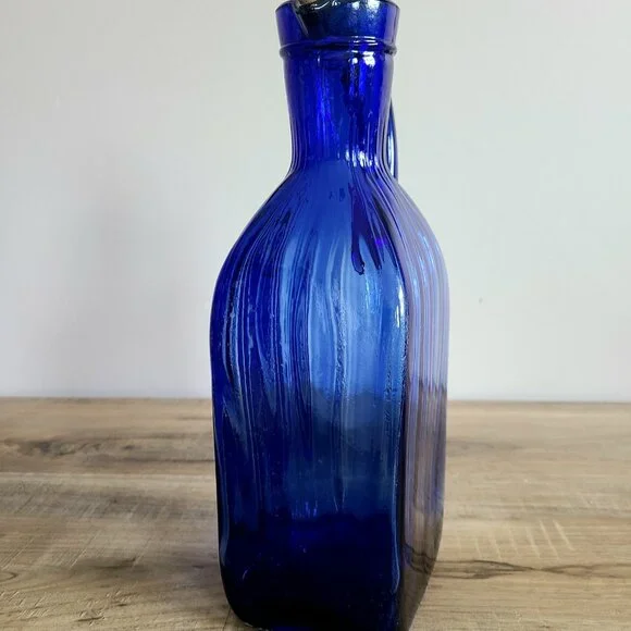 Cobalt blue ribbed glass bottle/jar/decanter with cork stopper. - Picture 3 of 12